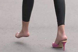 美女虐深喉窒息bdsm